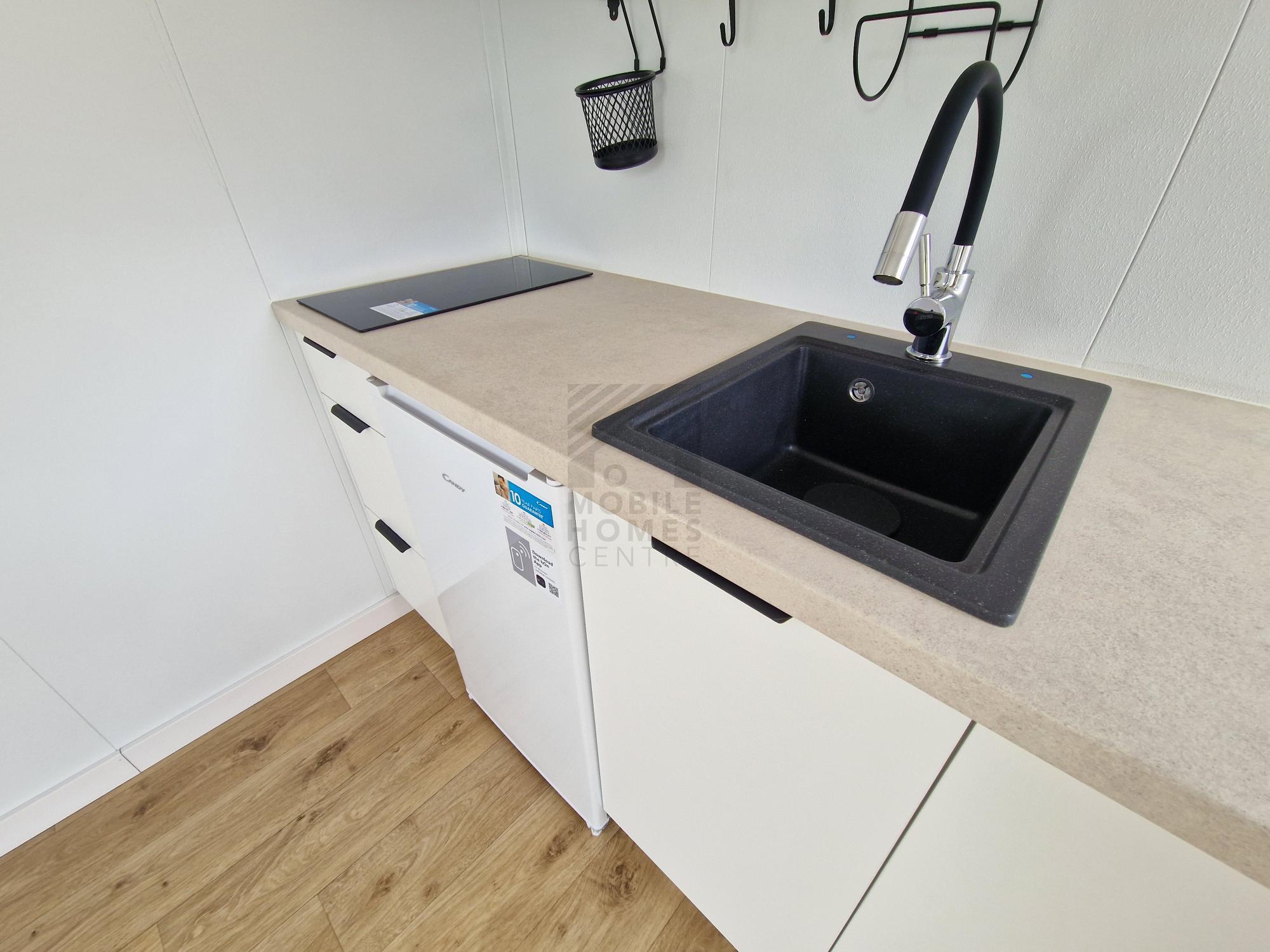 L-Box 6. Vakolt - Bemutatóház - Image 10